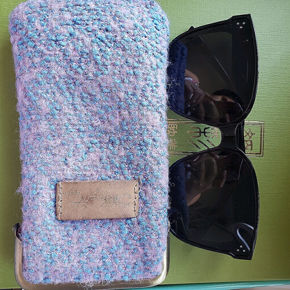 Anthropologie miss Albright sunglass pouch sunnies
